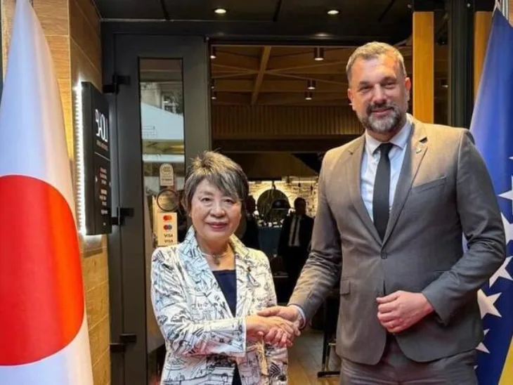 Konaković i Yōko Kamikawa