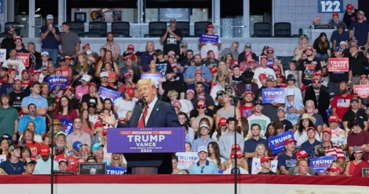 Donald Trump epa predizborni skup slika izrezana