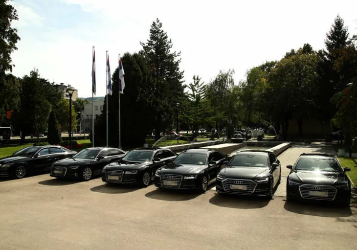 Automobili 872x610