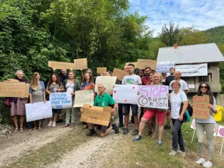 Protest Una mini hidroelektrana/ fena
