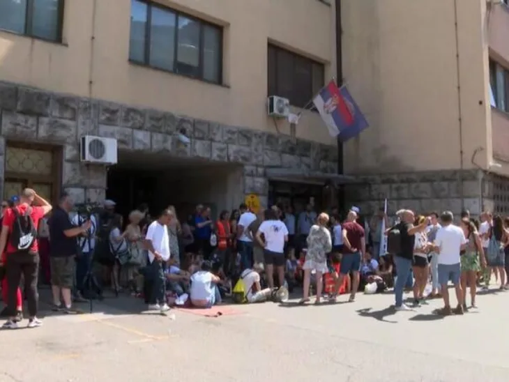 Protesti Beograd litijm