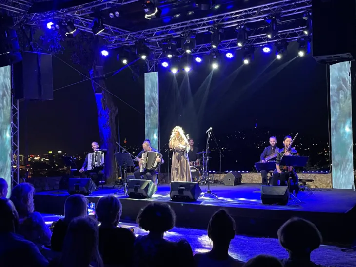 Alma Subašić zuta tabija koncert375345jpeg