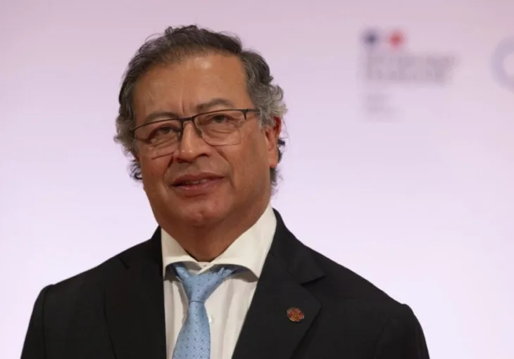 Gustavo petro 872x610