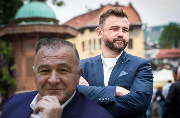 Momčilo Mandić Dennis Gratz