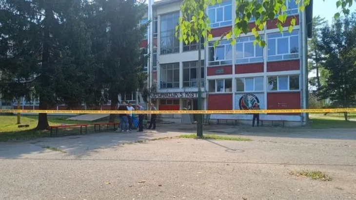 Mješovita srednja škola u Sanskom Mostu ubistvo