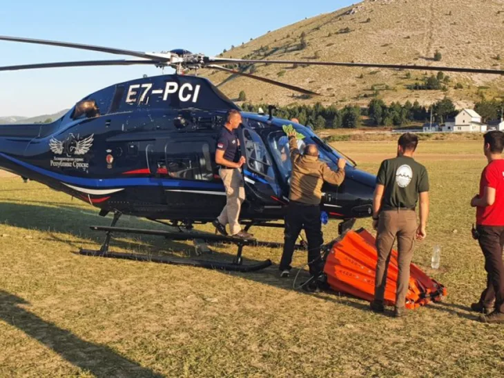 Helikopter RS gasi pozar