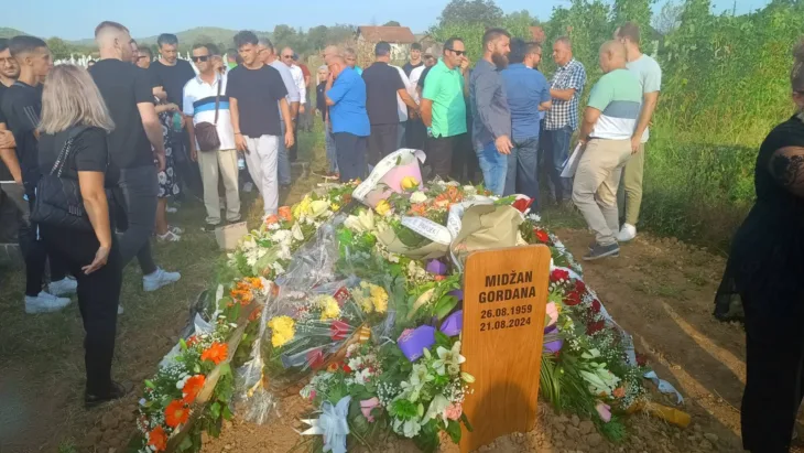 IMG afd34141afcd2265ccedd57eb8a95fdc V