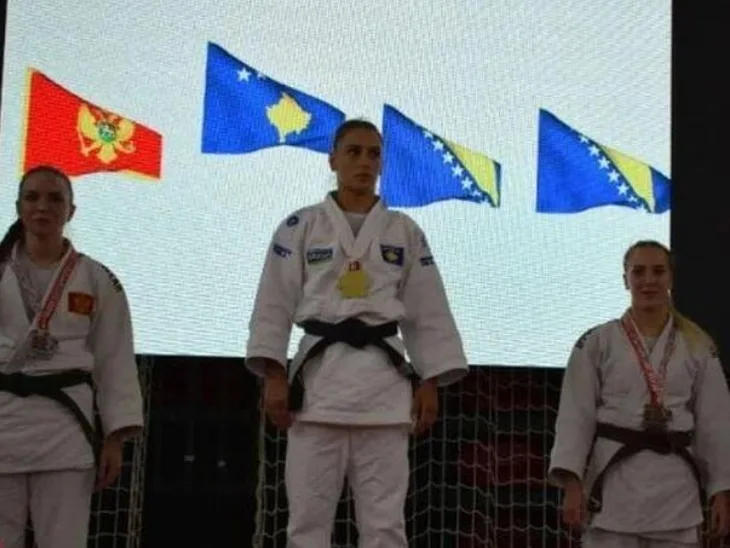 Kosovo bih zastava