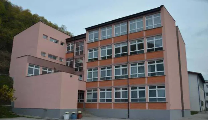 Škola srebrenica