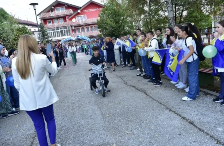 Peta osnovna škola Ilidža