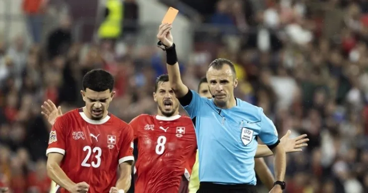 Irfan Peljto Liga prvaka Peljto dosudio i penal za Borussiju (Foto: EPA-EFE)