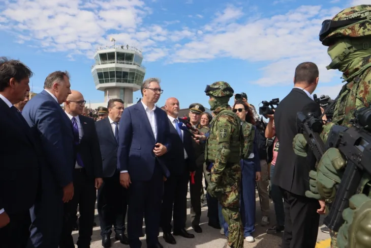 Aleksandar Vucic vojska