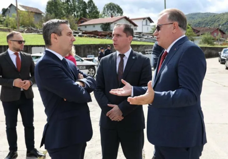 Niksic posjetio naftni terminal u Bihacu 872x610