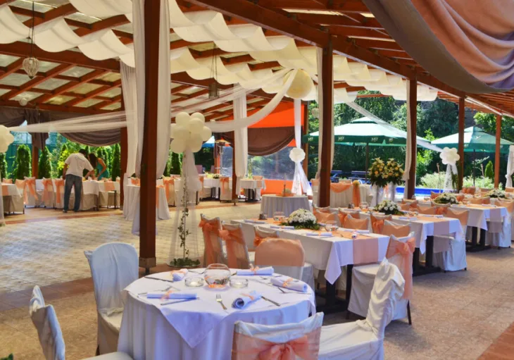 Restoran una 872x610