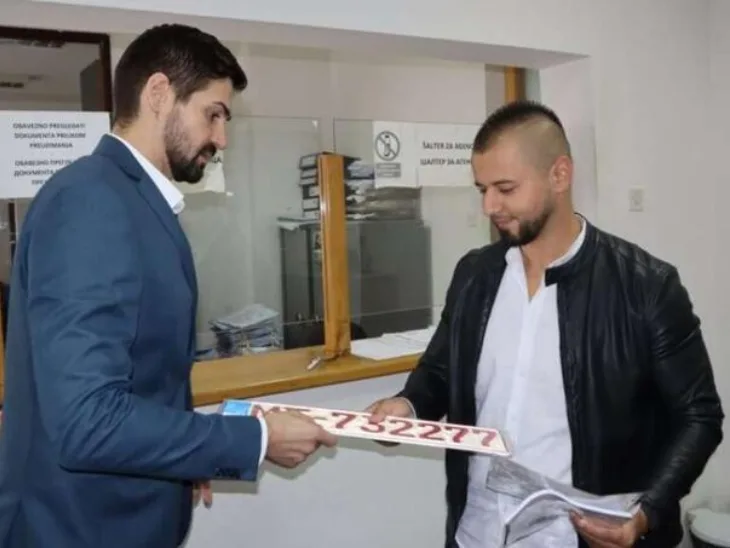 brcko probne registarske tablice  fena