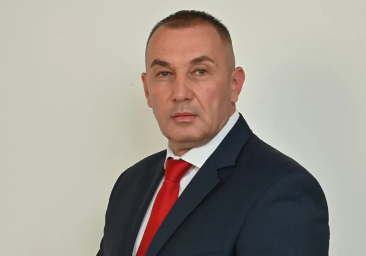 Dejan kojic demos 04 872x610