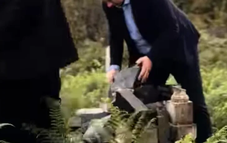 Nenad Nešić na groblju u Plamenicama