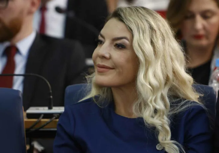 Adna mesihovic 872x610