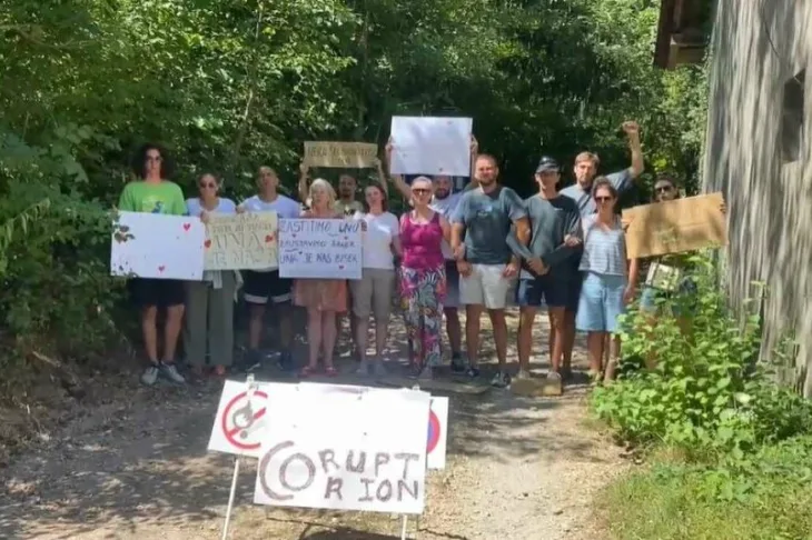 Una protesti 872x580