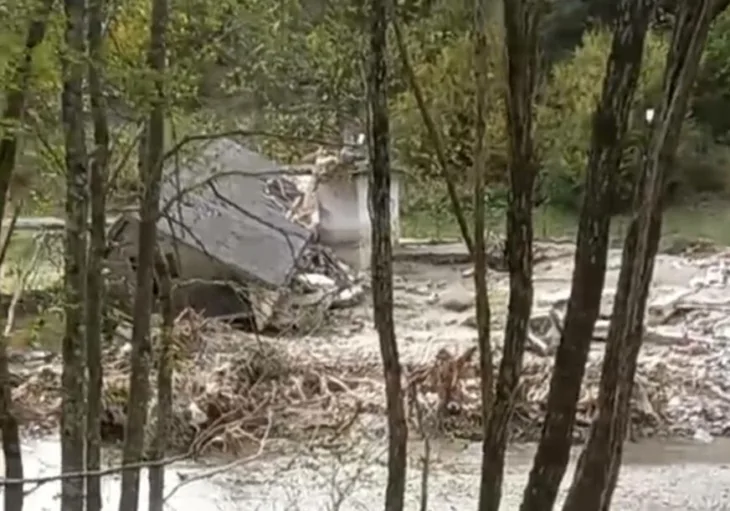 Fojnica kuca porodica poplave e1729357935673 872x610