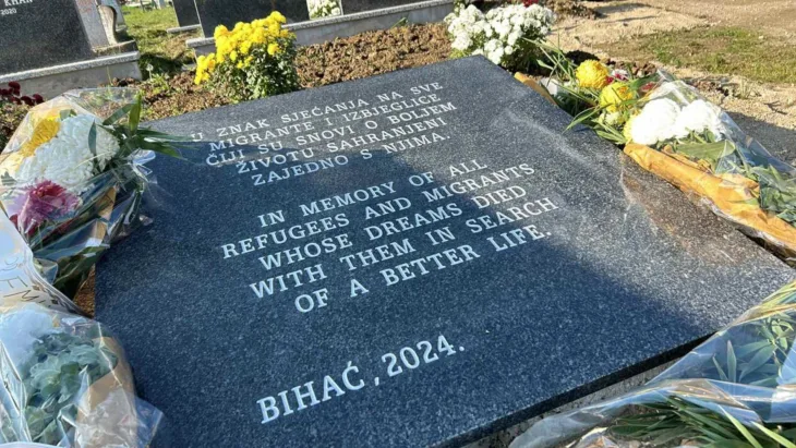 Spomen ploca bihac migranti