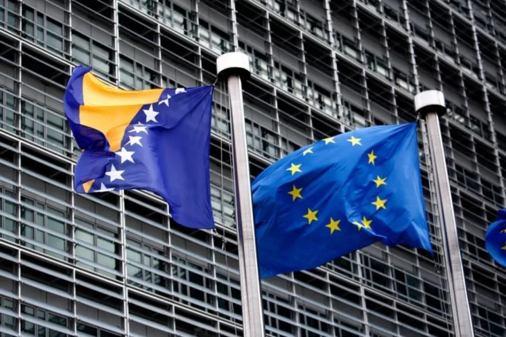 202311 Bi H EU zastave