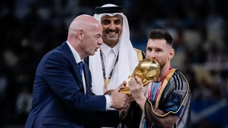 03 12 Infantino Messi