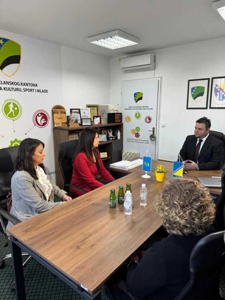 NUB-u uručena donacija Vlade TK od 100.000 KM