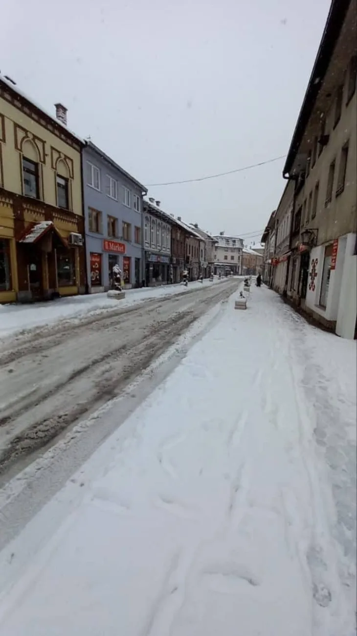 Travnik snijeg pon 1 576x1024