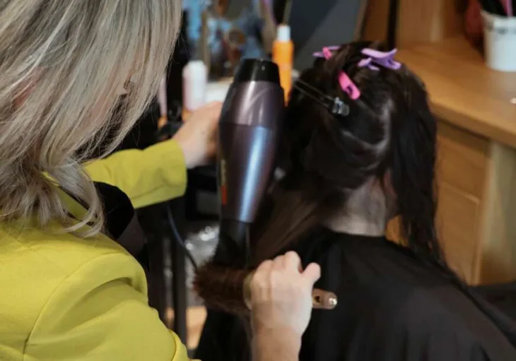 Frizer frizerka frizerski salon foto Marina D Jukic ringier 7 872x610