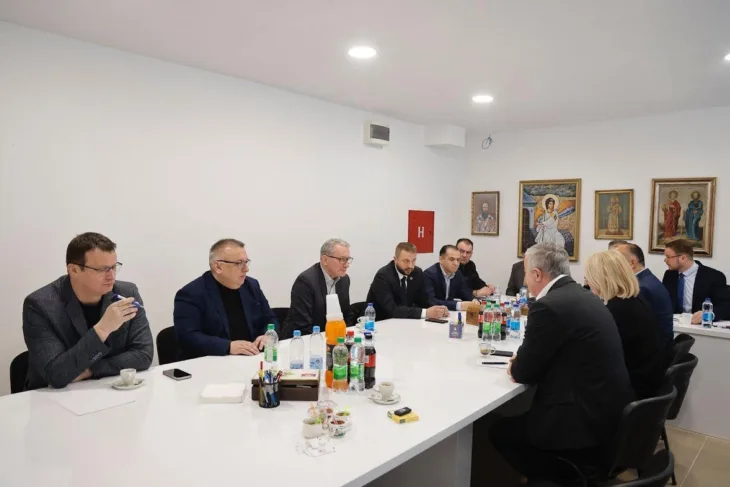 Opozicija iz RS na okupu