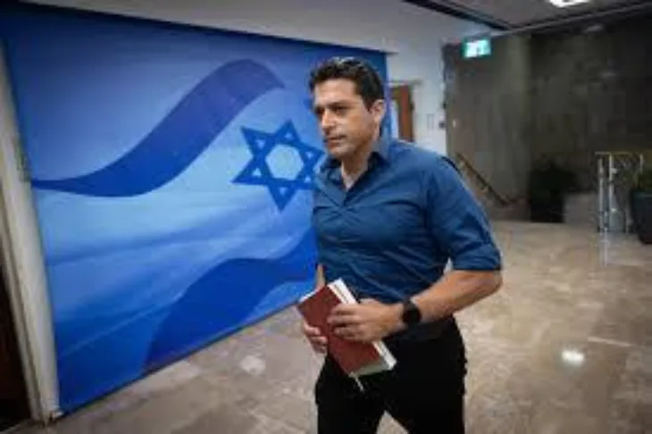 Amichai Chikli
