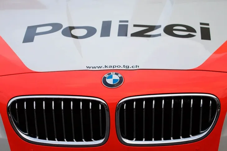 policija svajcarska