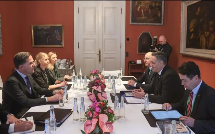 Mark Rutte Denis Becirovic