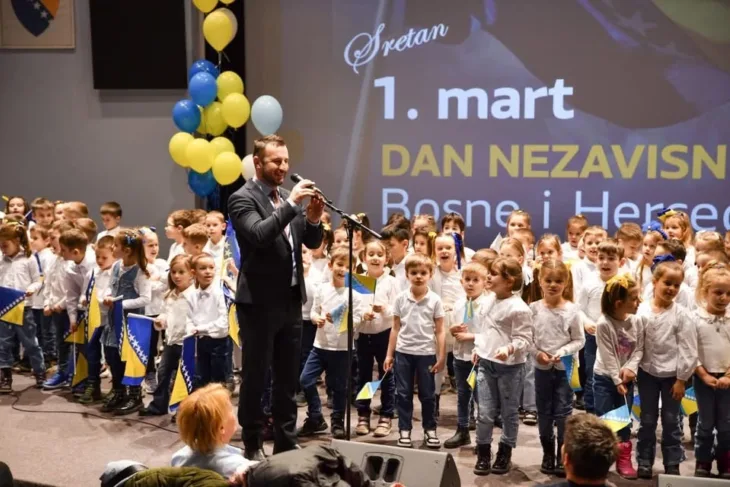 Novi grad dan nezavisnosti/ Facebook Semir Efendic 0247