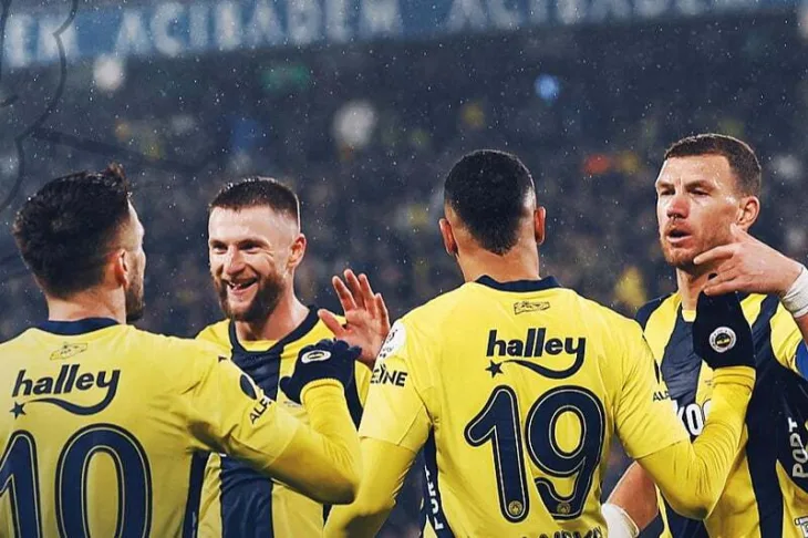 Edin Dzeko je odigrao odlicno iako nije postigao gol Foto: Fenerbahče SK