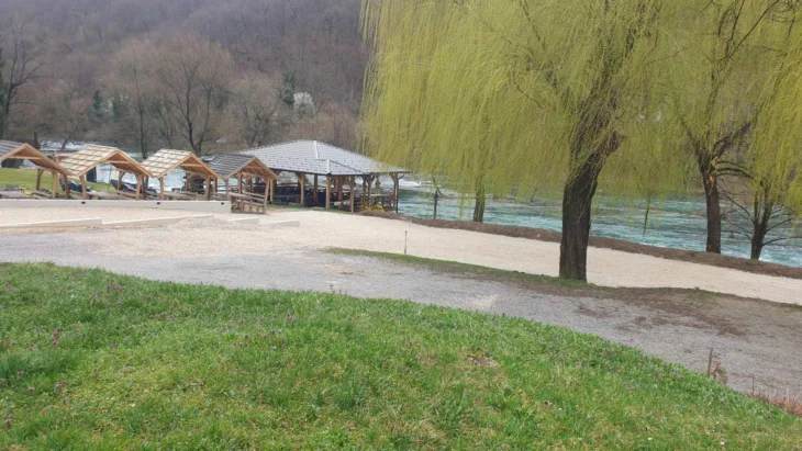 Pjeskoviti dio uz obalu- područje uzurpacije