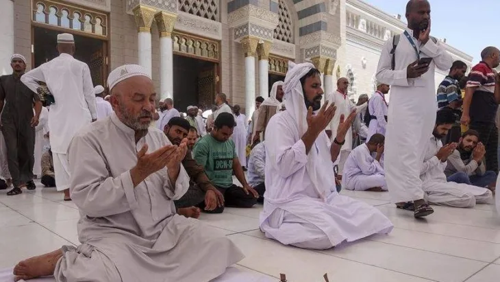 Namaz klanjanje 4jpg
