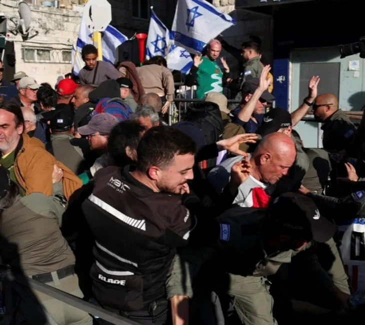 Benjamin Netanyahu protesti protiv njega Jeruzalem rojters
