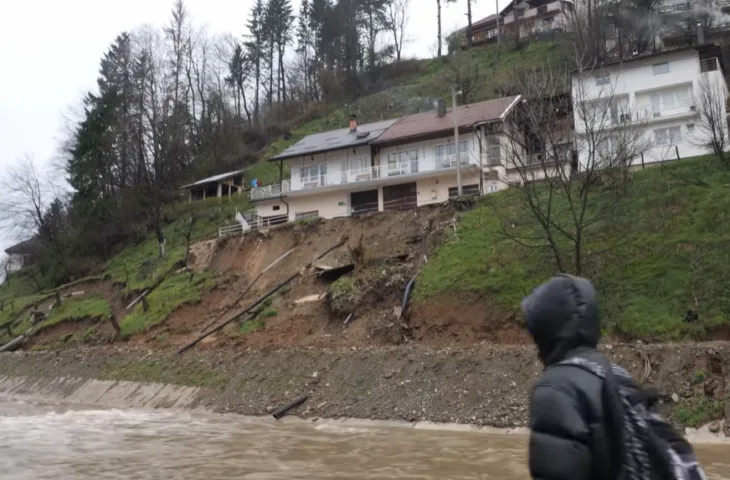 FOJNICA KLIZISTE 872x573