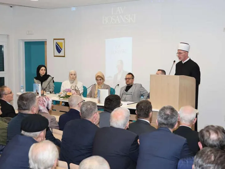 Knjiga Lav bosanski posvecena Hasan Cengic
