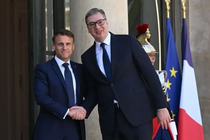 Macron Vucic