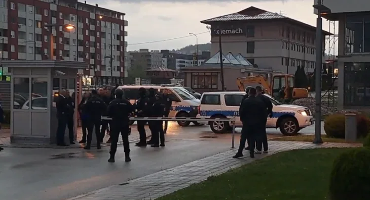 SIPA ispred zgrade u kojoj se nalazi Milorad Dodik