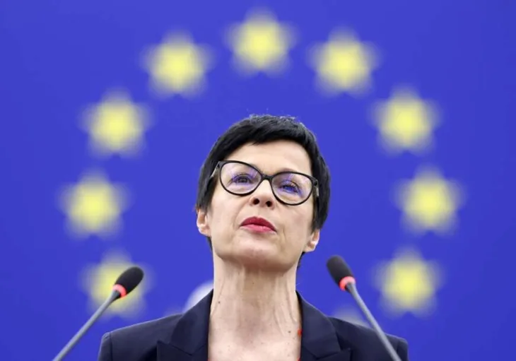Kos marta 872x610