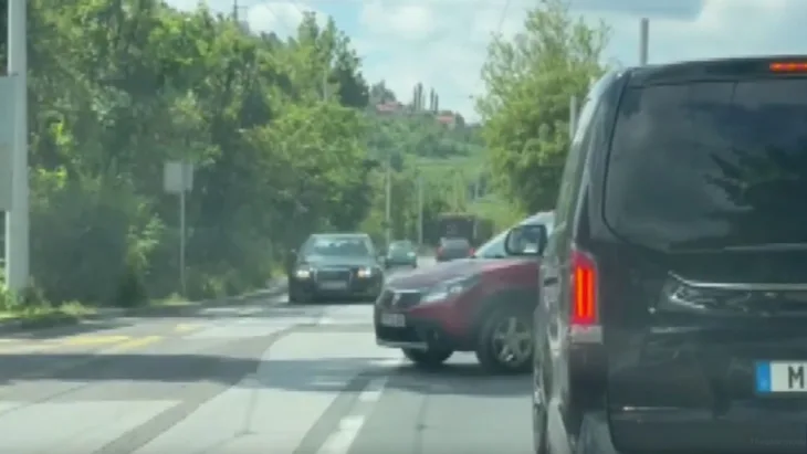 Trolejbuski haos kod sarajeva tetin projekat koji je zaglavio u koloni youtubepng