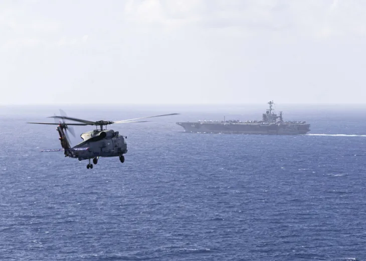 Americki nosac aviona USS Truman nakon burnog boravka u Crvenom moru 1
