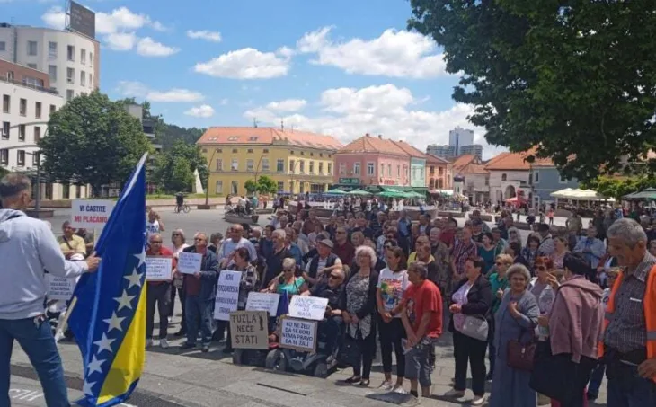 Tuzla penzioneri protesti