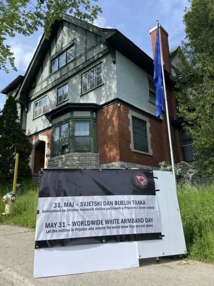 IGK kanada dan bijelih traka