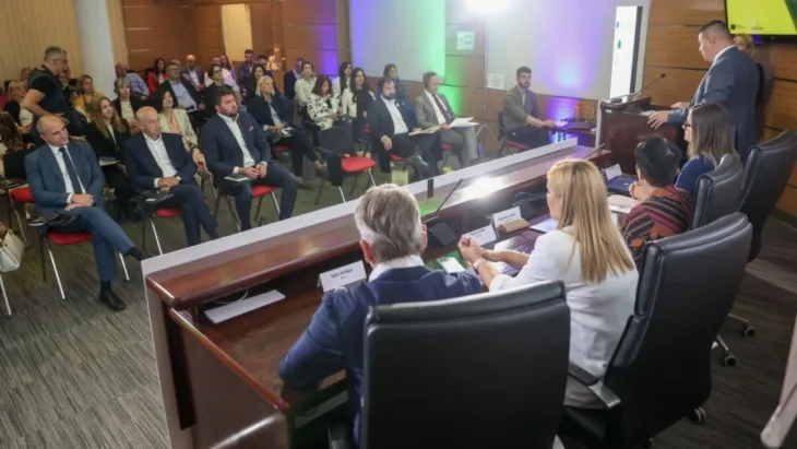 Centar za odgovorno poslovanje/ Fena