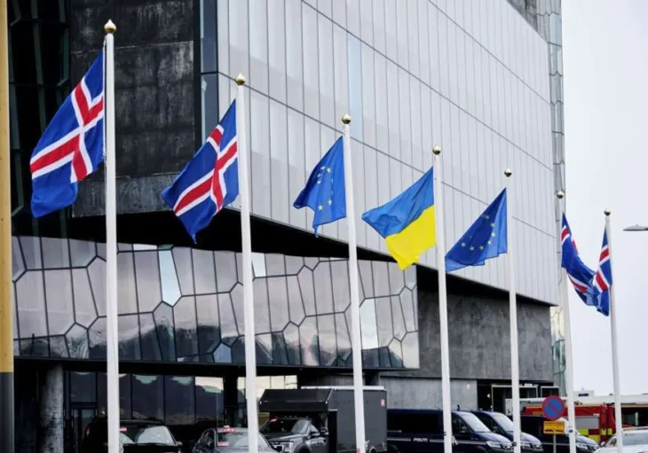 Eu